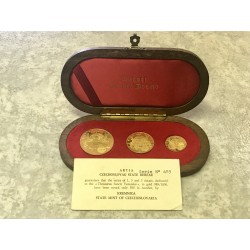 Sada zlatých medailí Velká Morava 1,3,5 dukát, původní etuje, certifikát